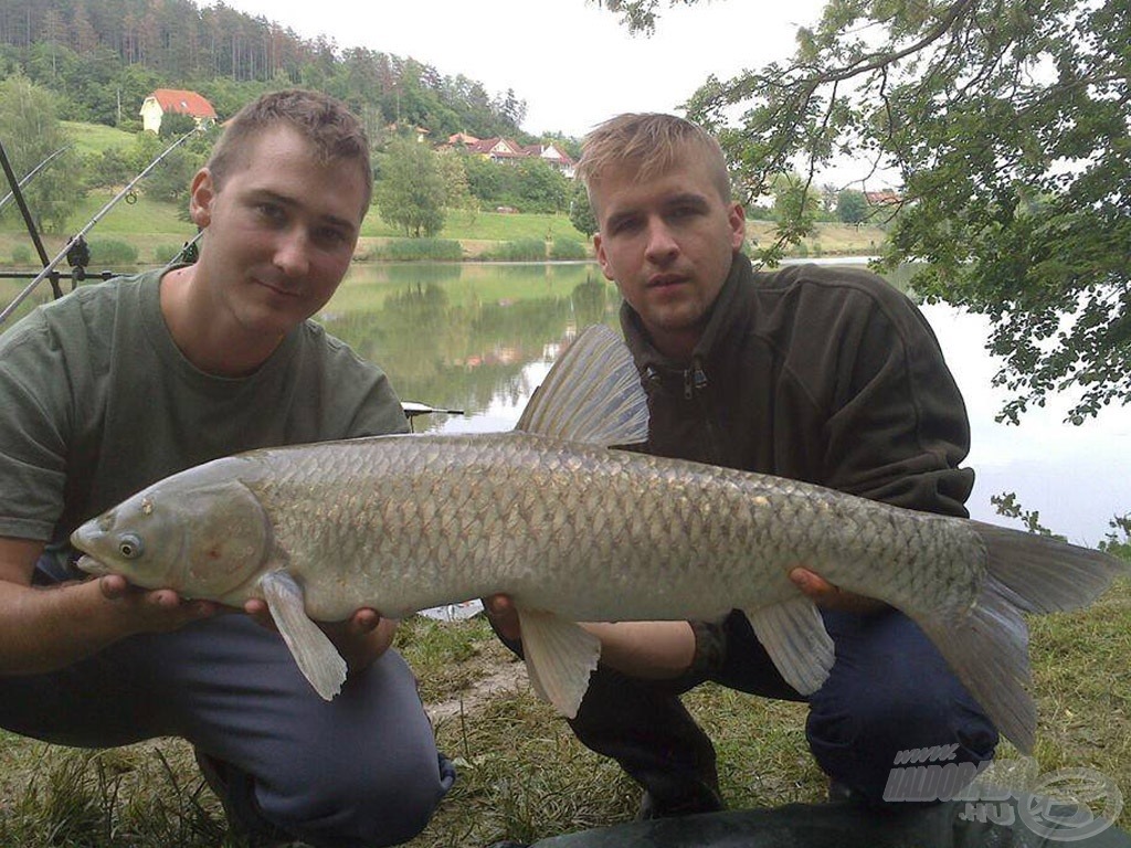 Általános iskolás cimborámmal… „Amur-lamúr”, ami 7 kg-ot nyomott