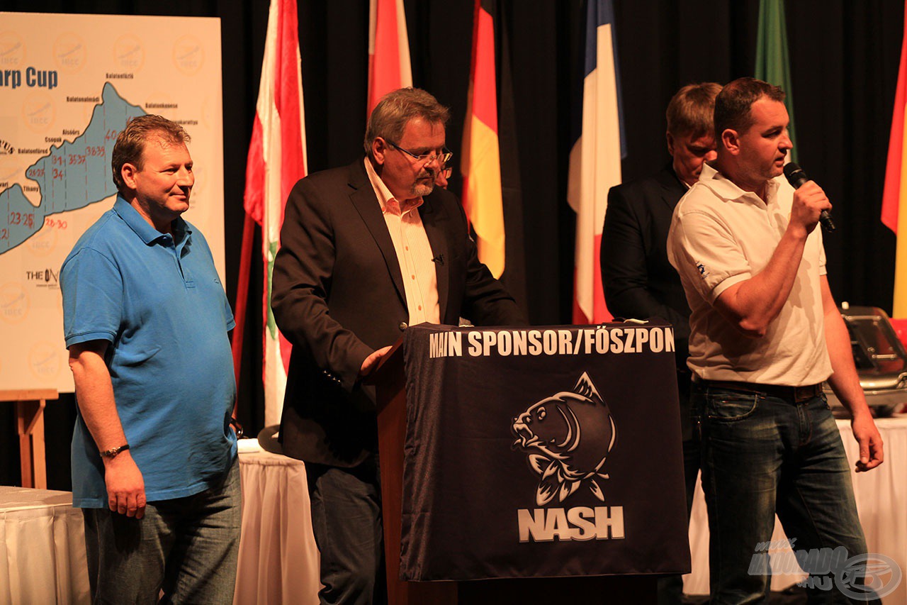  Az I. IBCC eredményhirdetésének ünnepélyes pillanatai (balról: Morar Radu, Andrejszky Zoltán, Csörgő Tamás)