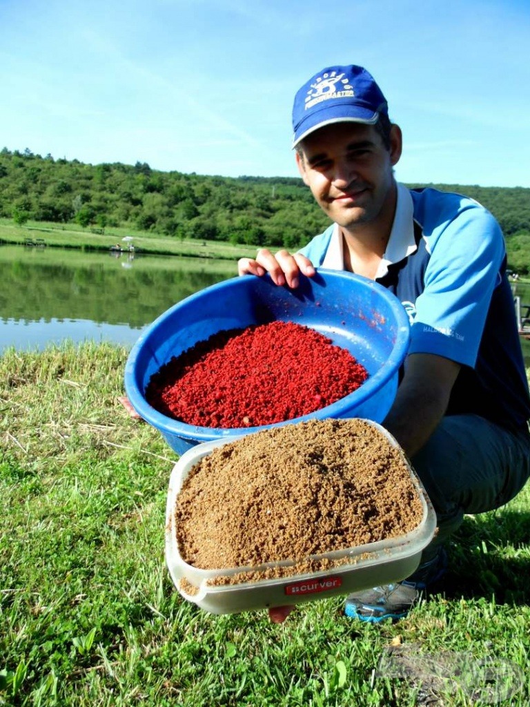 A Tüzes Ponty Pellet Pack és etetőanyag is jól használható a Flat kosárral