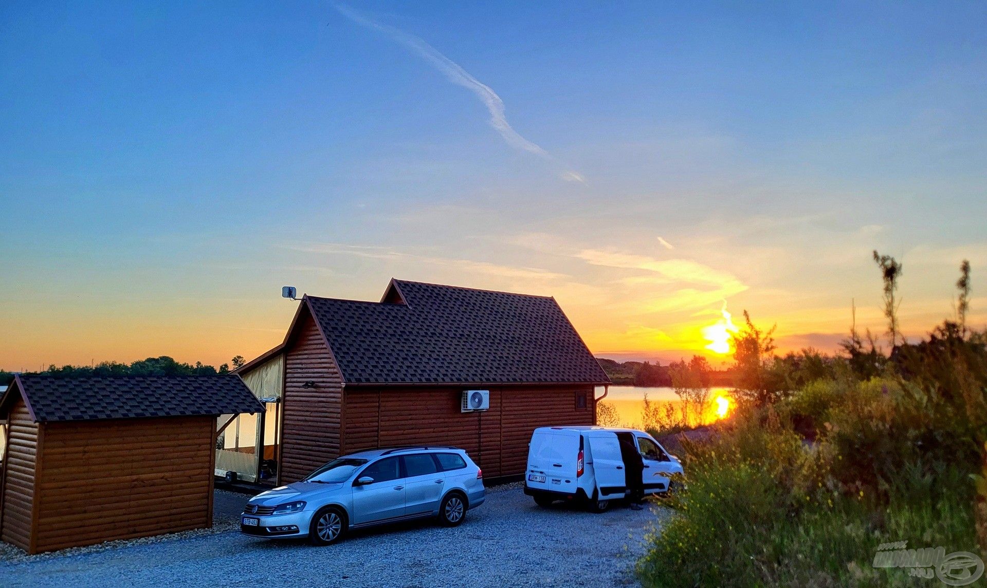 Teljesen felszerelt házakkal és csodálatos környezettel várja a vendégeit a Legend Lake