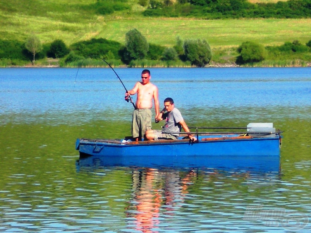 A bal kobakban: … én már fáradok, egyszer Te is el fogsz! A jobb kobakban: … ez esélytelen