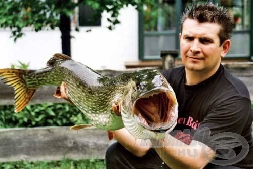 Ekkora szájba akár a kilós halak is könnyedén beleférnek