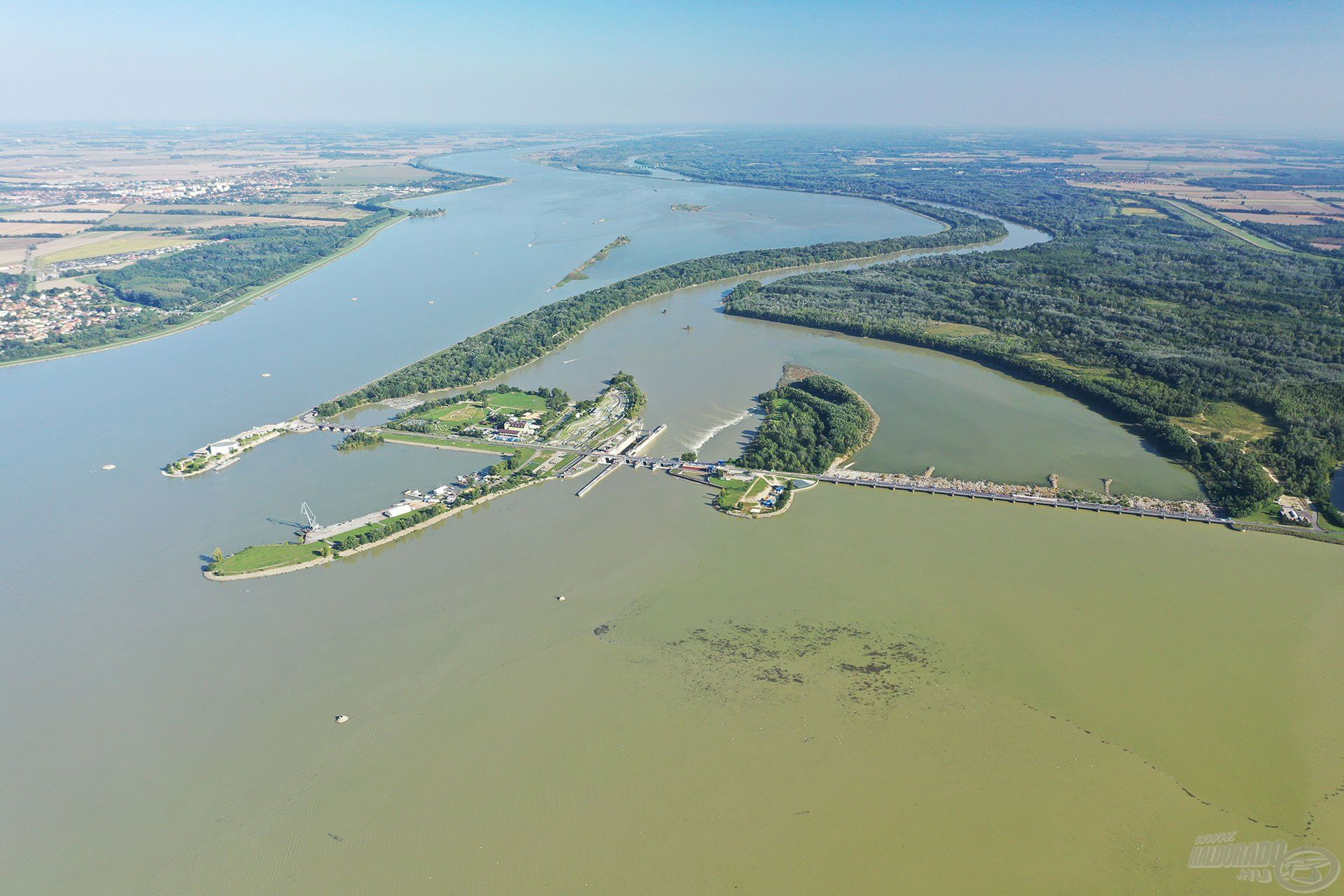 Így néz ki a Duna folyó duzzasztott szakasza Szlovákiában. Az itt látható részt nevezik Körtvélyesi-víztározónak