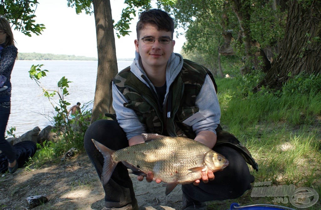 Kupát érő legnagyobb hal Nyika Daninál