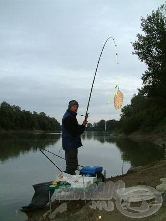 Hideg, borongós, őszi idő várt a Tiszán