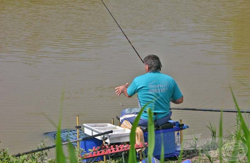 Hamar Péternek sem idegen a snecizőbot