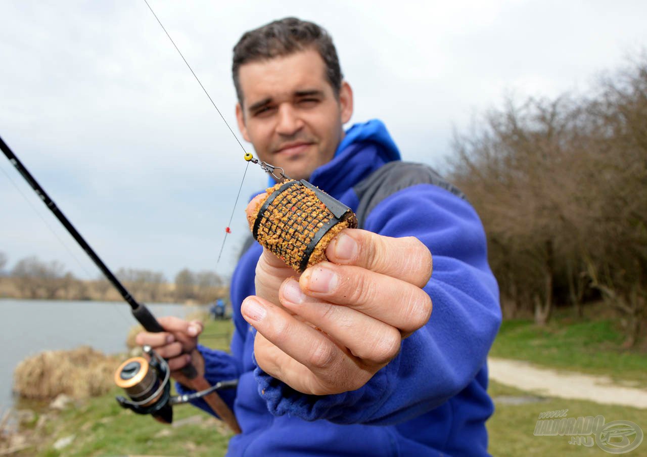 A Tufty Feeder kosár széles formájának köszönhetően könnyebben és gyorsabban tölthető, mint a többi kosár