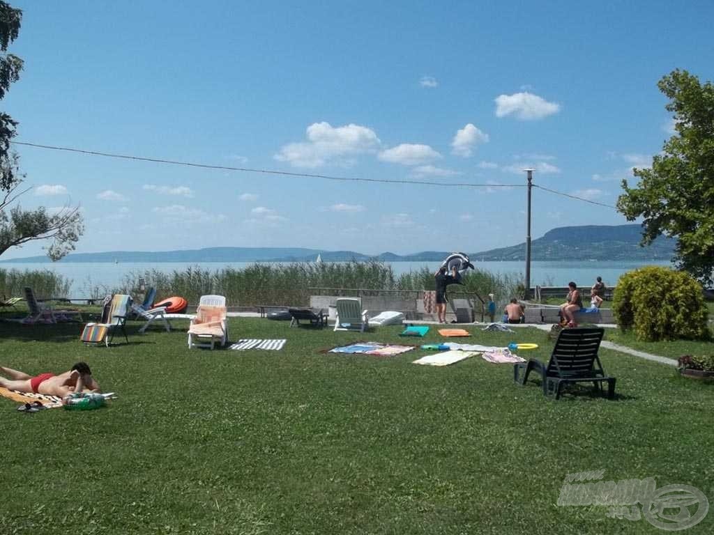 Még egy röpke napozásra, fürdésre maradt idő a H3 előtt a szúnyog-szigeti strandon