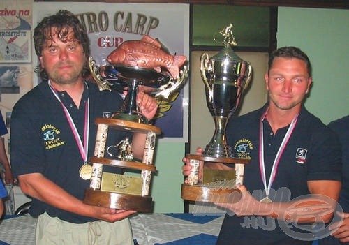 A Tőzeg-tavi Euro Carp kupa 2006. győztesei: Ladányi Tamás és Jankovich Krisztián