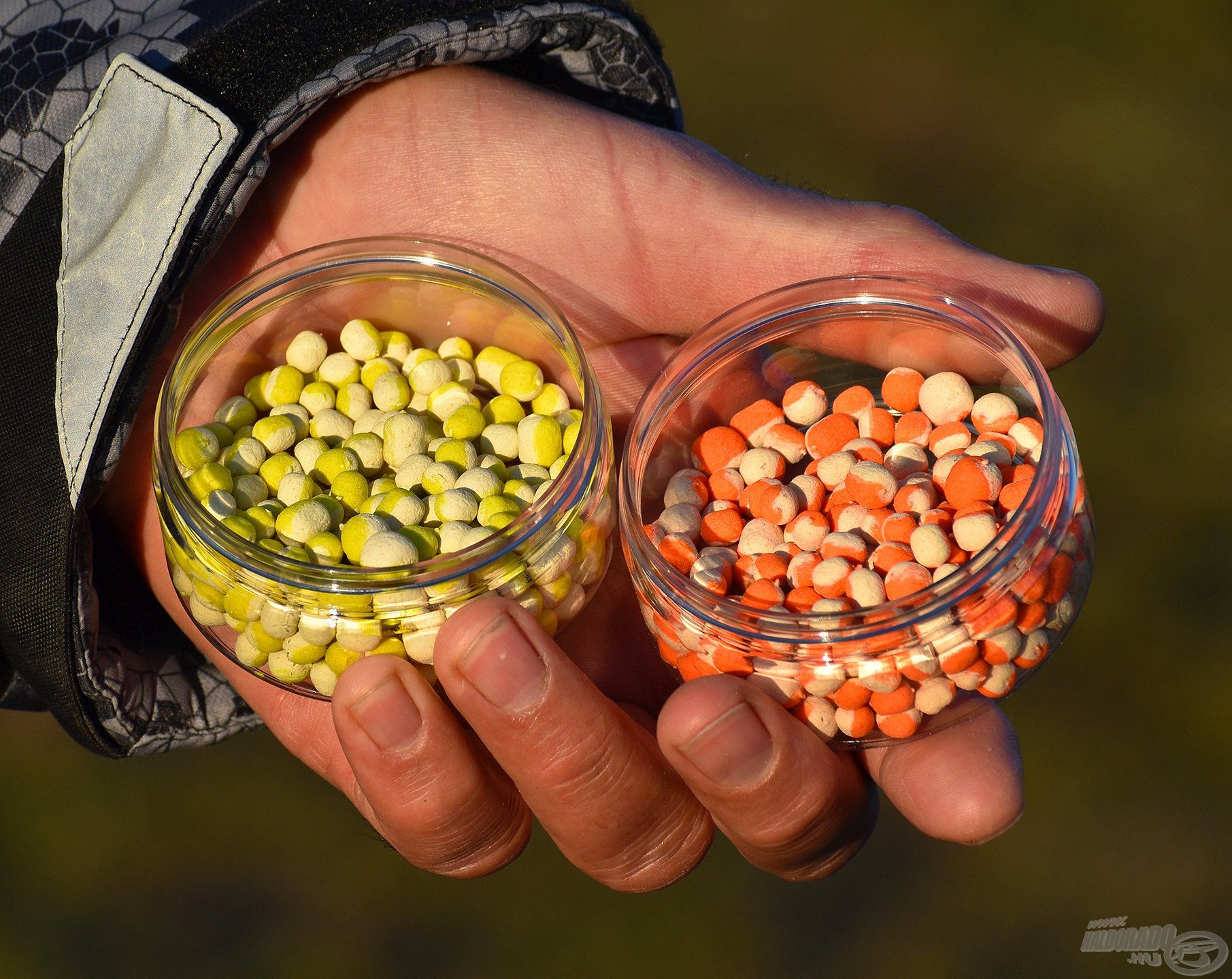 Összesen 4 különböző csali került minden tégelybe, 6 és 8 mm a pellet, 7 és 9 mm a golyó formájú csalik mérete