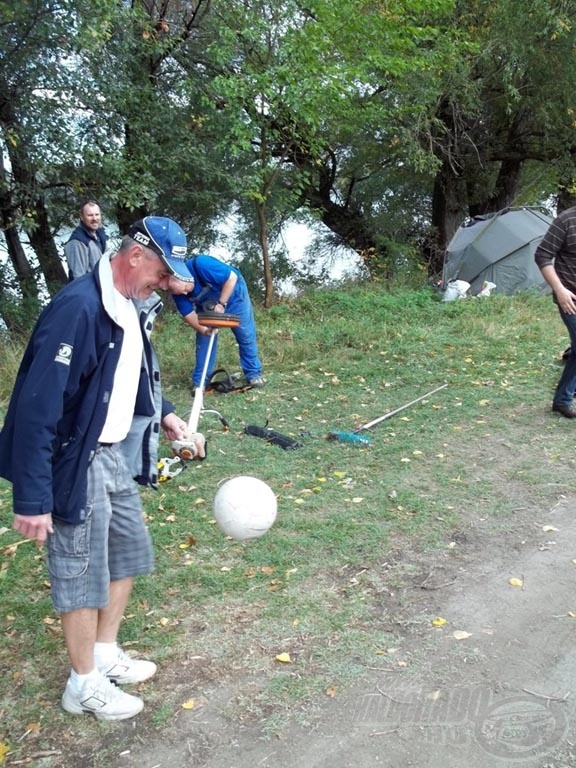 Akik nem akartak unatkozni, edzettek a pénteki focira…