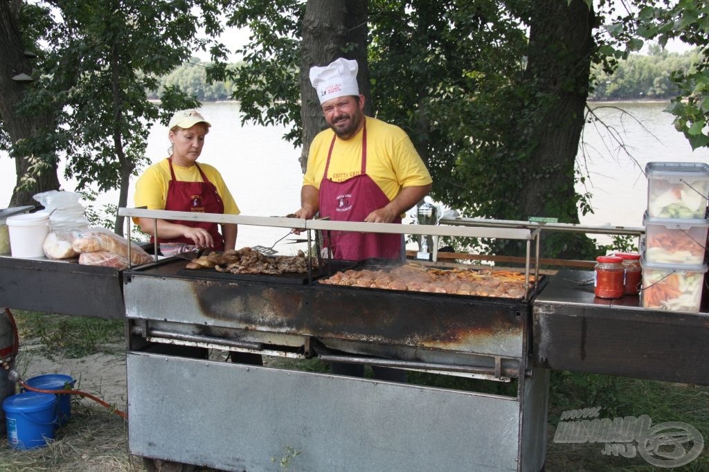 Pazar grill-lakomával várta a versenyzőket a Csitta Grill