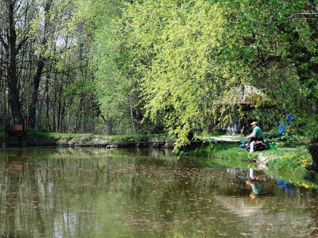 A rakós botos horgászok igazi Mekkája ez a kis víz