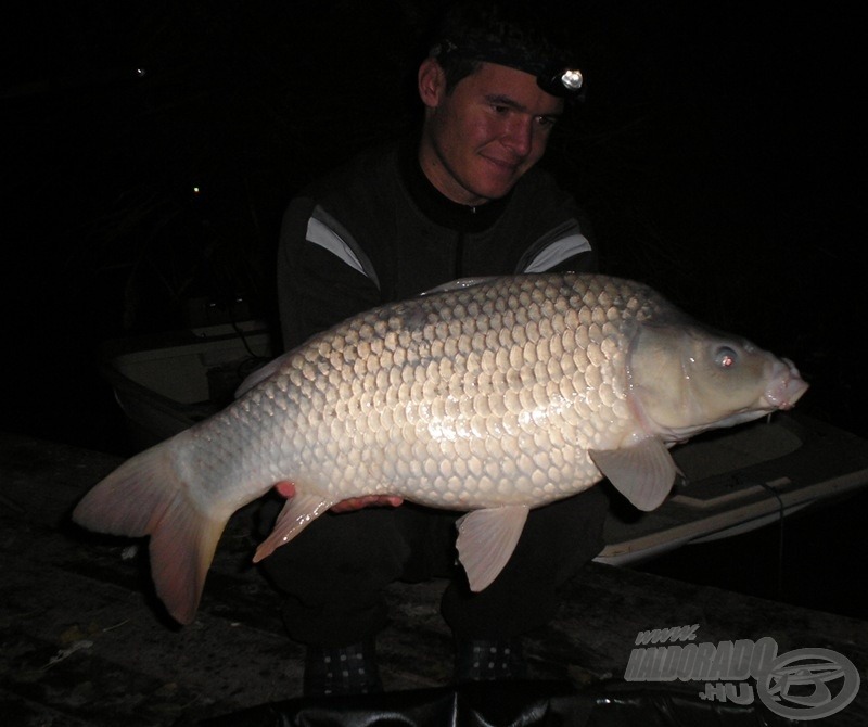 Ő lett végül a túrazáró hal, 6,8 kg, fokhagymás tengeri