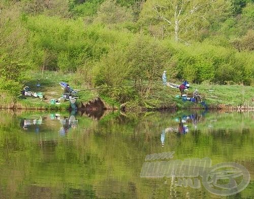 Az északnyugati part a reggel fényeitől hangos