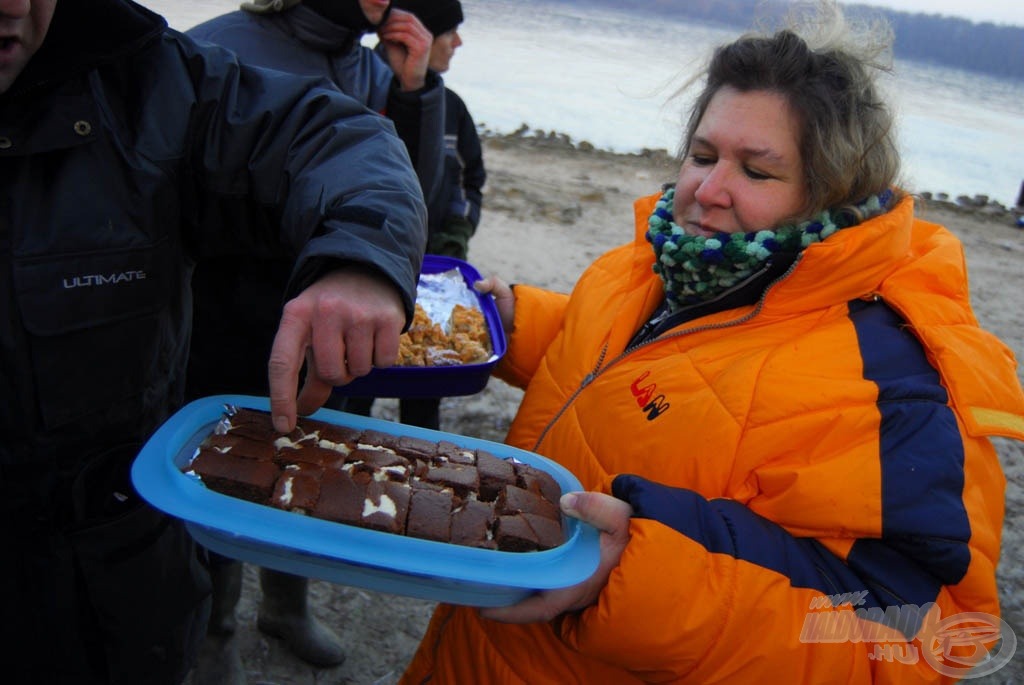 „Boci, boci tarka…” és aki tartja, pontosabban sütötte, a NŐ