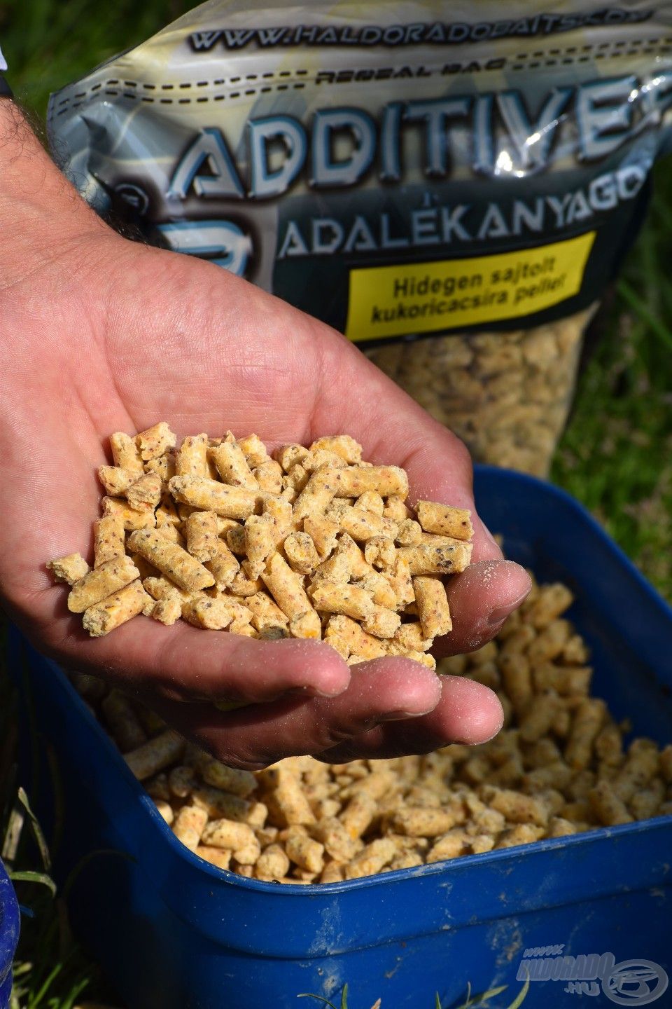 Kukoricás etetések kiegészítésére jó választás a Hidegen sajtolt kukoricacsíra pellet