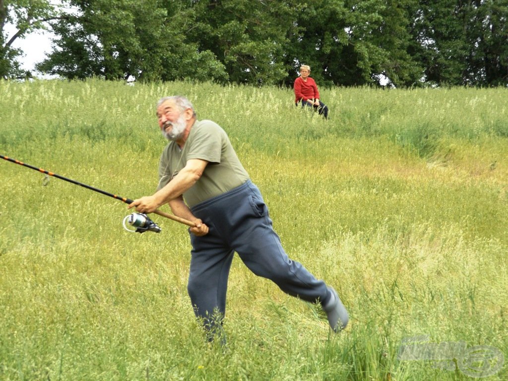 Kálmánpapi lábujjhegyről indította el a súlyt