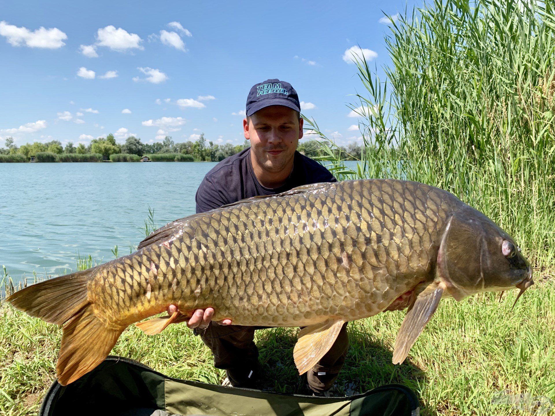 Eufórikus érzés járta át az egész testemet, ahogy ezt a hatalmas, 20,22 kg-os tőpontyot a kezemben tartottam