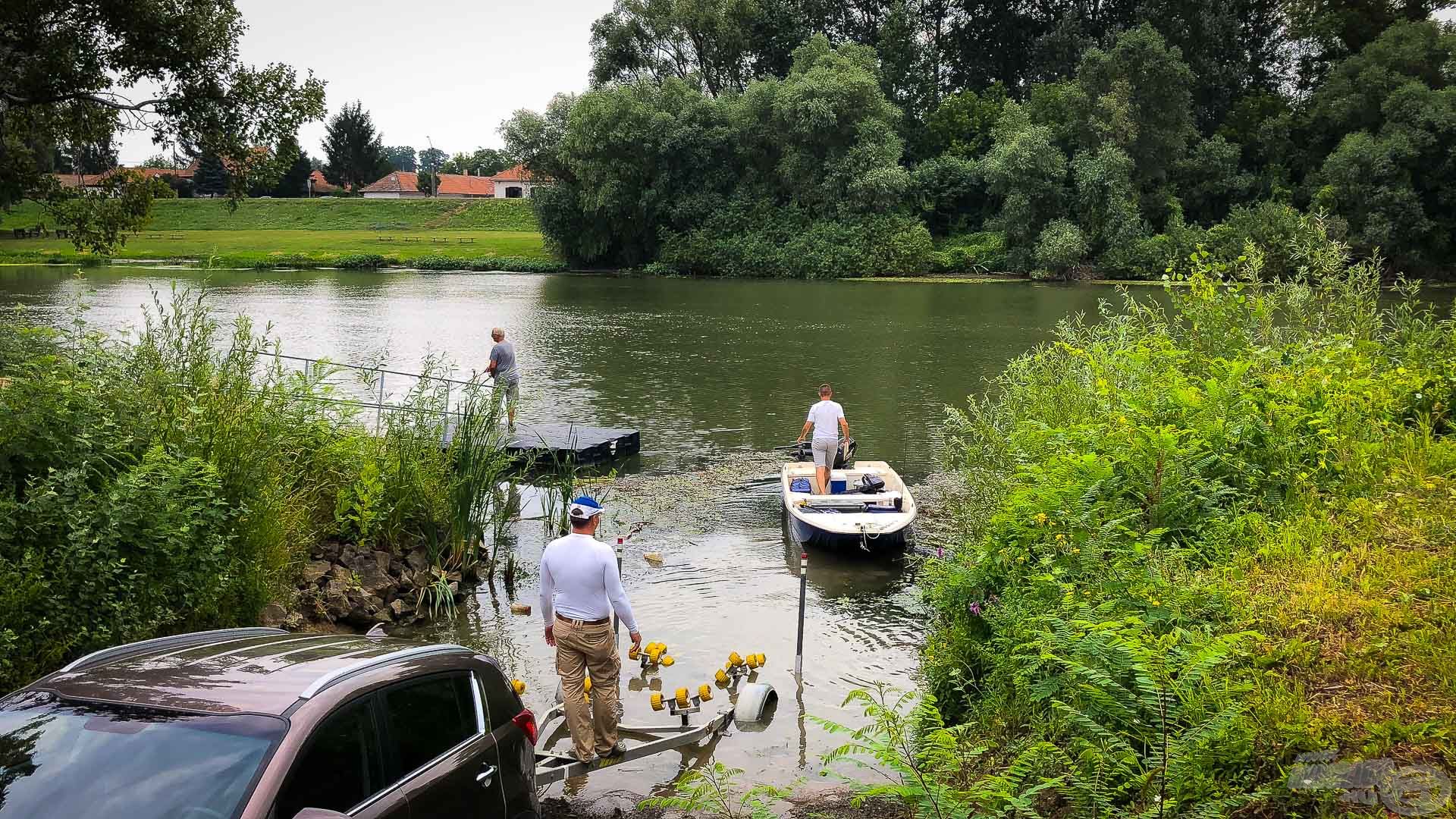 Csónak a vízen, de amikor nem bírtam az üres trailert kihúzni, lehervadt a mosolyom