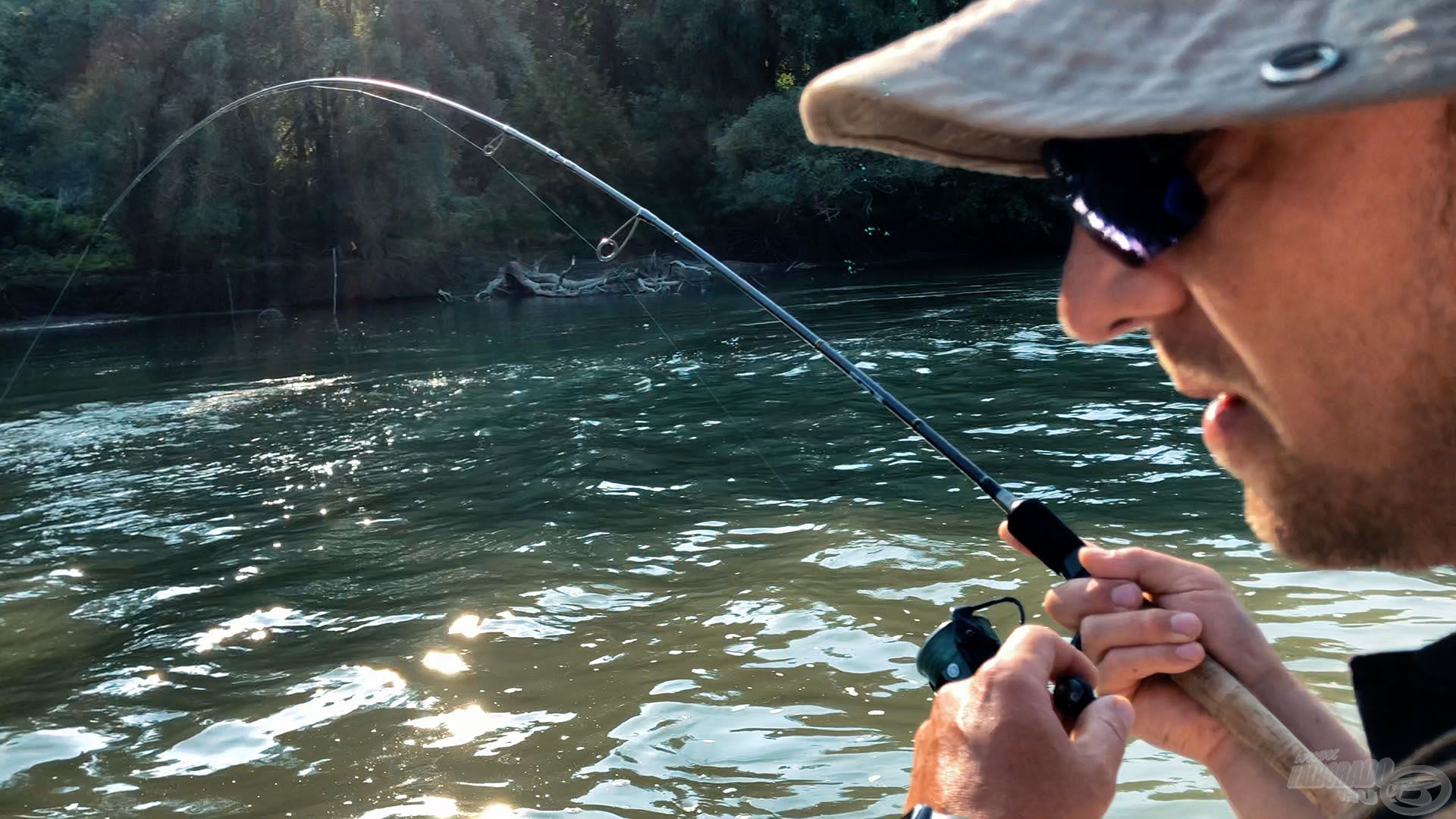 Zoli is felrakta a Wise Minnow csalit, bár ő ezen a napon a csalik cserélgetésével játszott