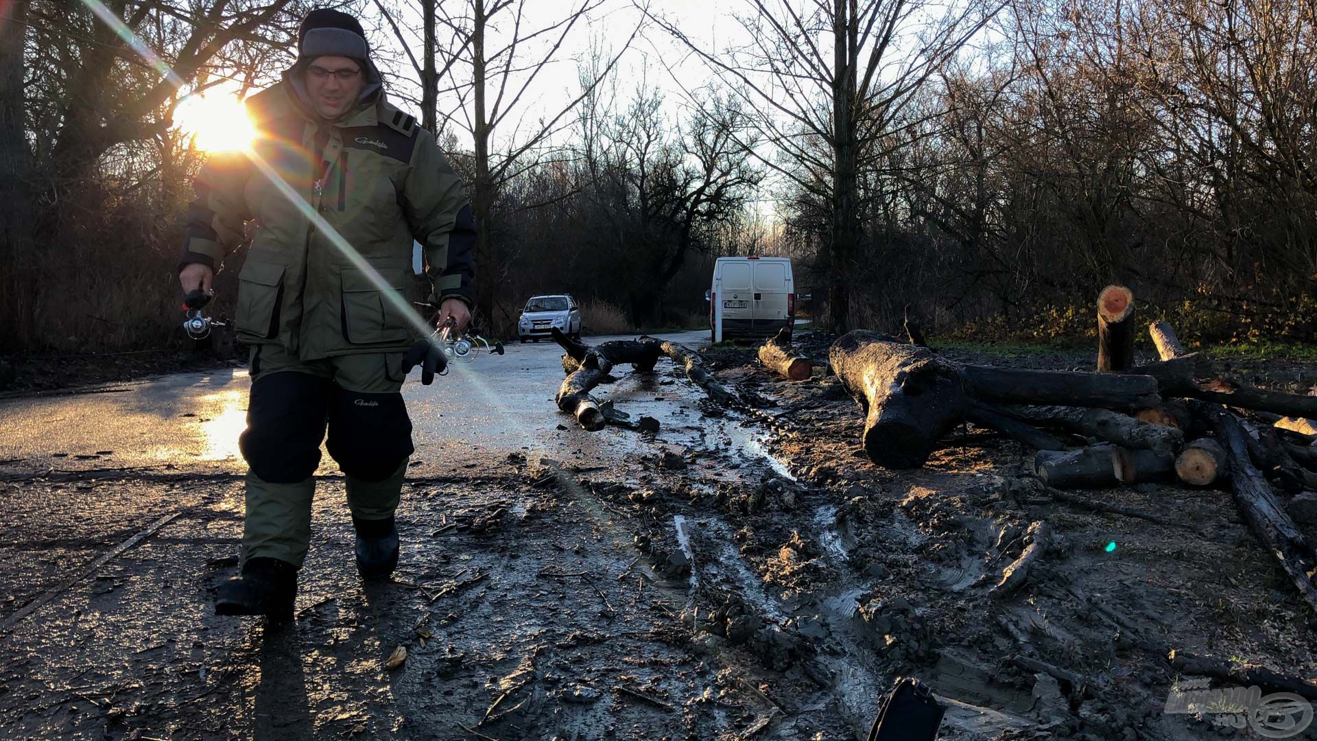 Nem jutottunk messzire, ugyanis Zsolti botjai a kocsiban maradtak