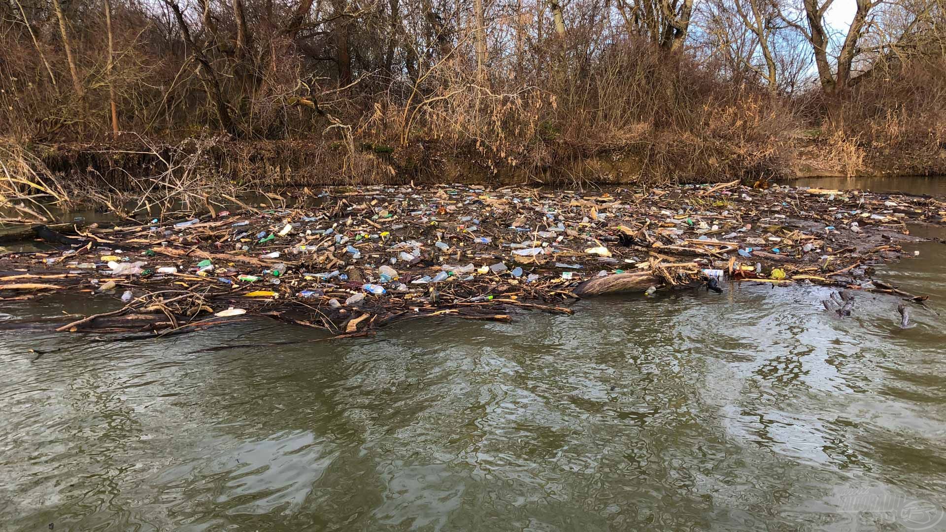 Ömlik be folyamatosan az ukrán mocsok