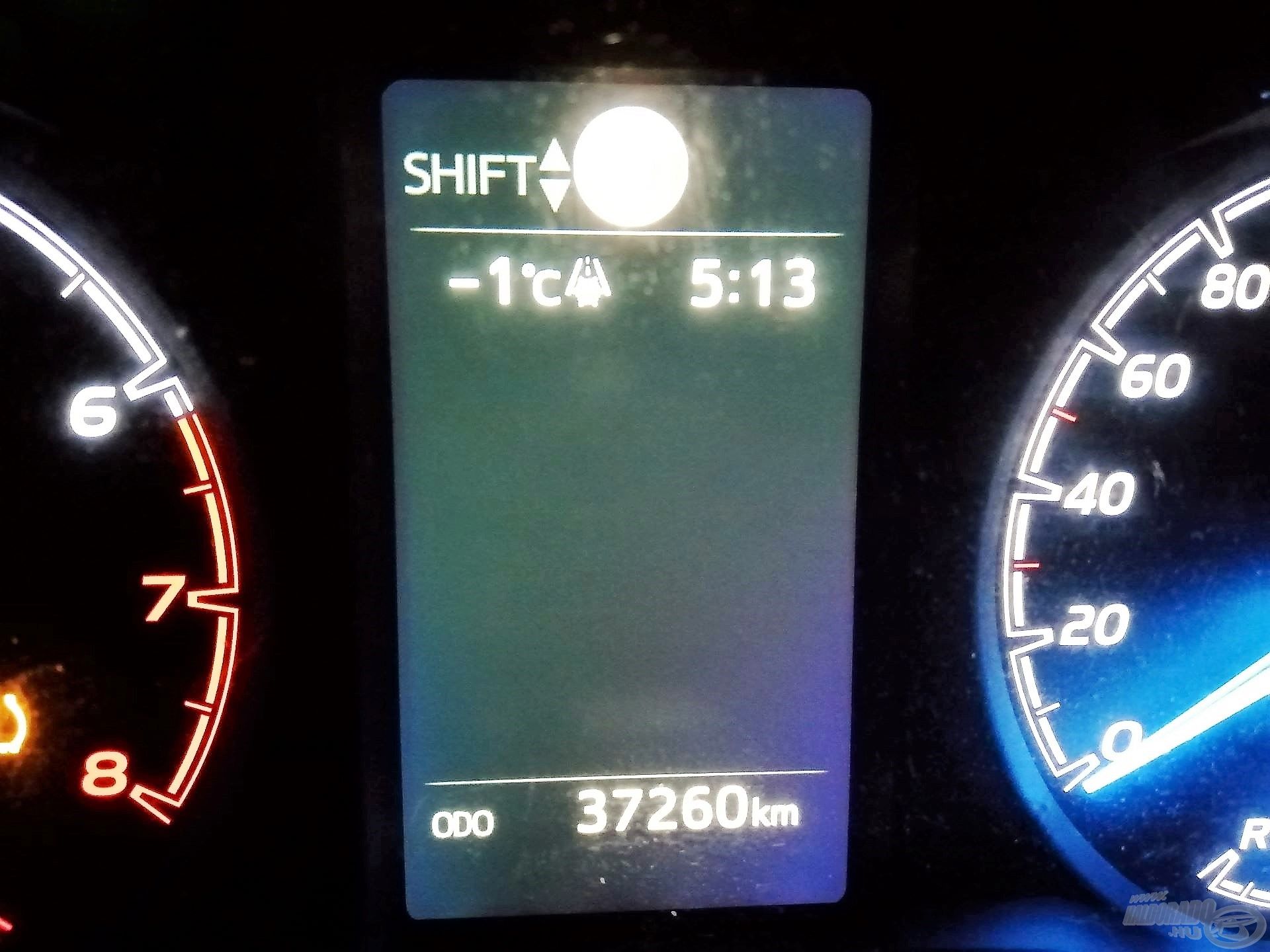 Az autóban még kellemes volt a hőmérséklet a kinti hideghez képest