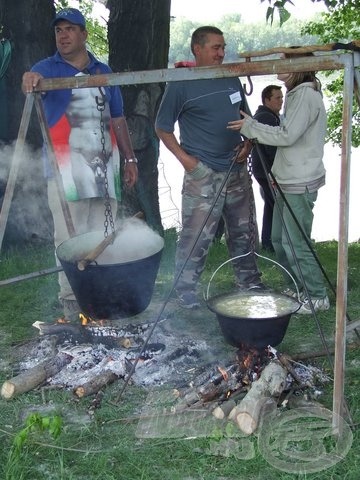 Míg én a vacsorát, addig Gátőr Gabi Weakyt főzte