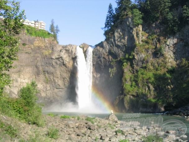 A Snoqualmie vízesés alatt valóban én állok egy kövön ezzel az orsóval, de ezt el kell hinni :-)