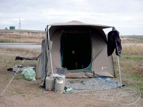 A Radután bérelhető sátor minden időjárási körülmények közepette kényelmet és biztonságot nyújt