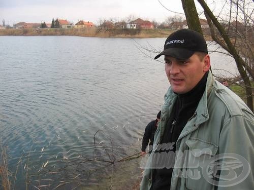 Željko Sirar, a nagybecskereki pontyfogó szakosztály elnöke is a tóparton volt