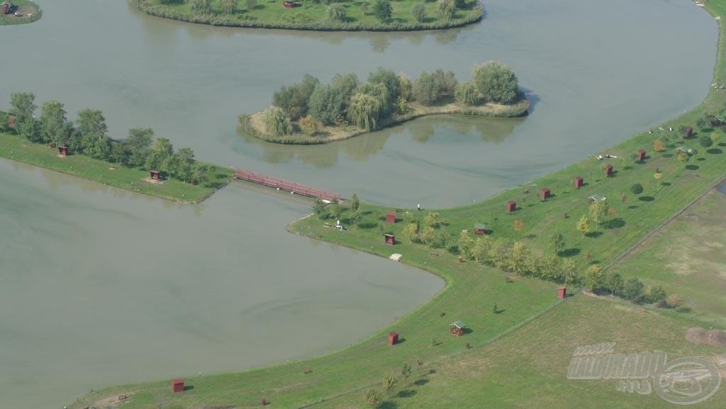A két tó 2009-ben került összekötésre. Az így kialakított átjárót a halak igen előszeretettel használják is.
