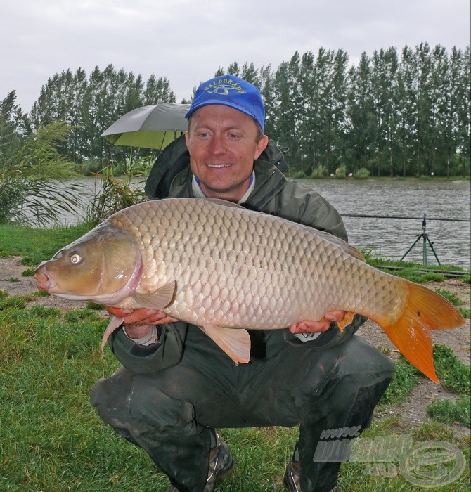 Döme Gábornak horgára akadt ez a gyönyörű, 5,85 kilós nyurga