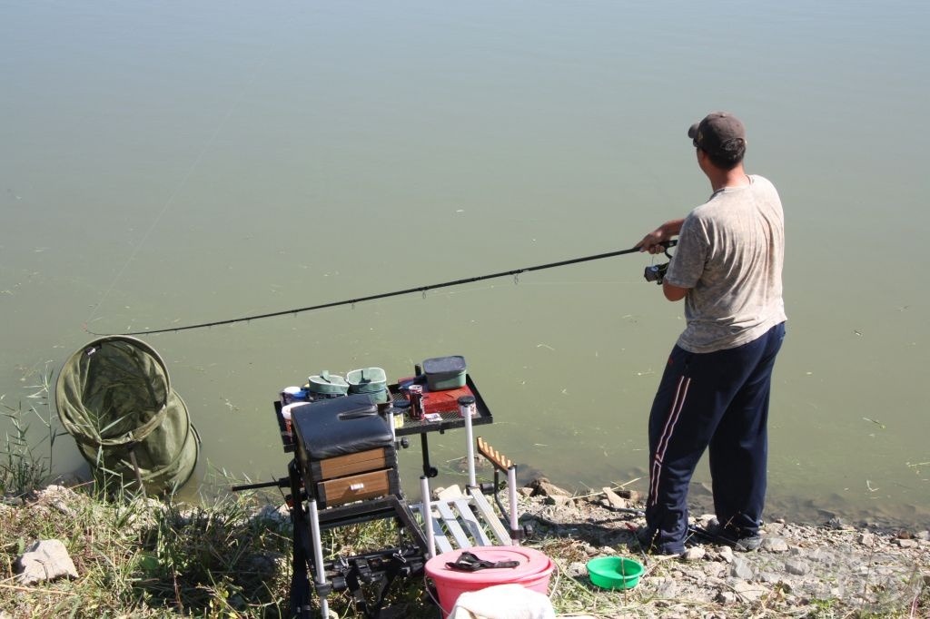 Közben Fazekas Tamás fogott még 3 kisebb pontyot, összesen 9 kg felett voltak