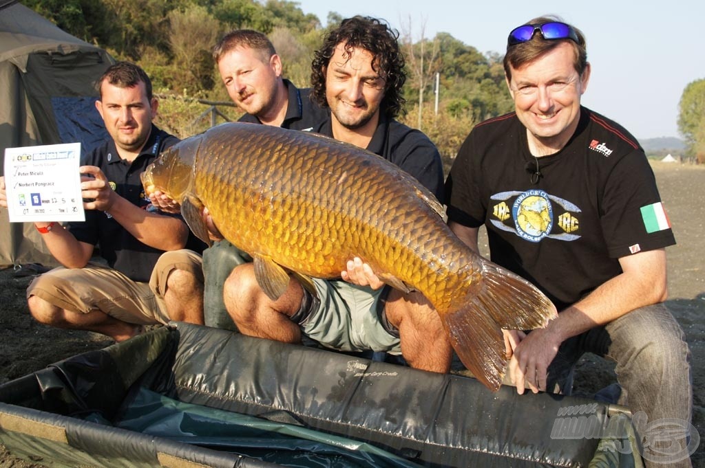 A győzelem mellett ezzel a 22,50 kg-os tőponttyal a verseny legnagyobb halának díját is sikerült elhozni!