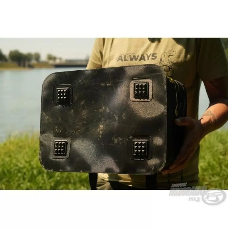 BLACK CAT Welded Carrier / 9
