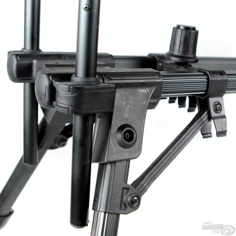 CARP ACADEMY Deluxe Rod Pod NEW / 3