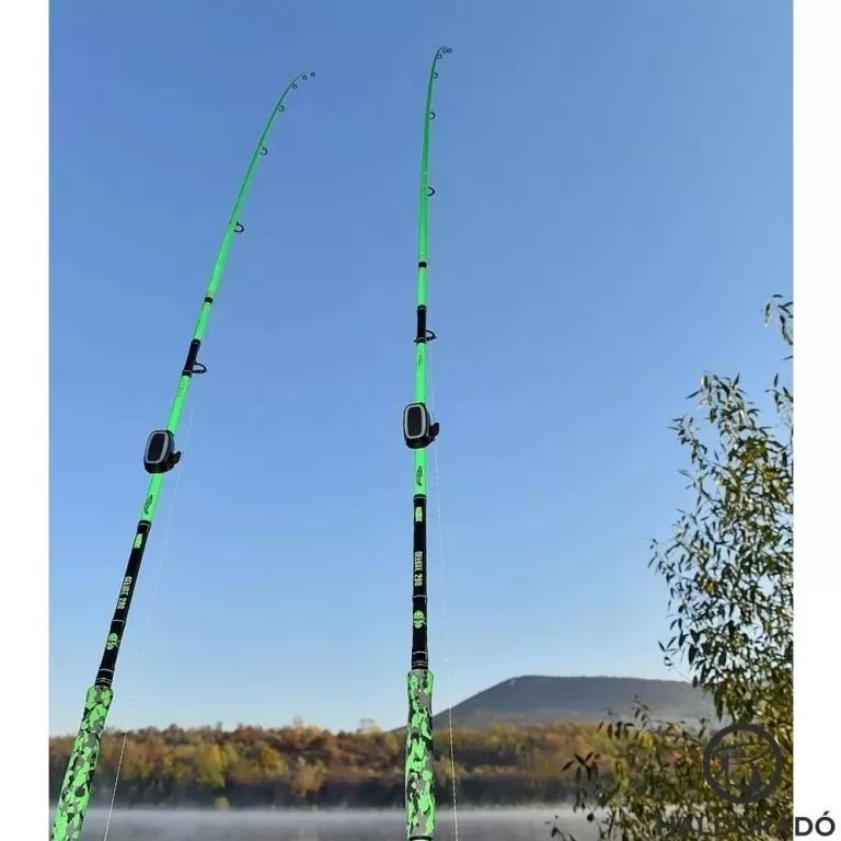 MAD CAT UV Series Deluxe 3,20 m harcsázó horgászbot / 6
