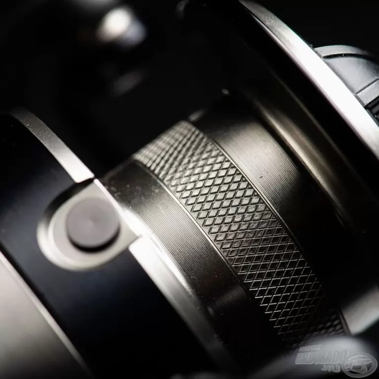 SAVAGE GEAR SGS8 10000 FD orsó  / 3