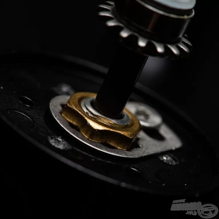 SAVAGE GEAR SGS8 8000 FD / 7